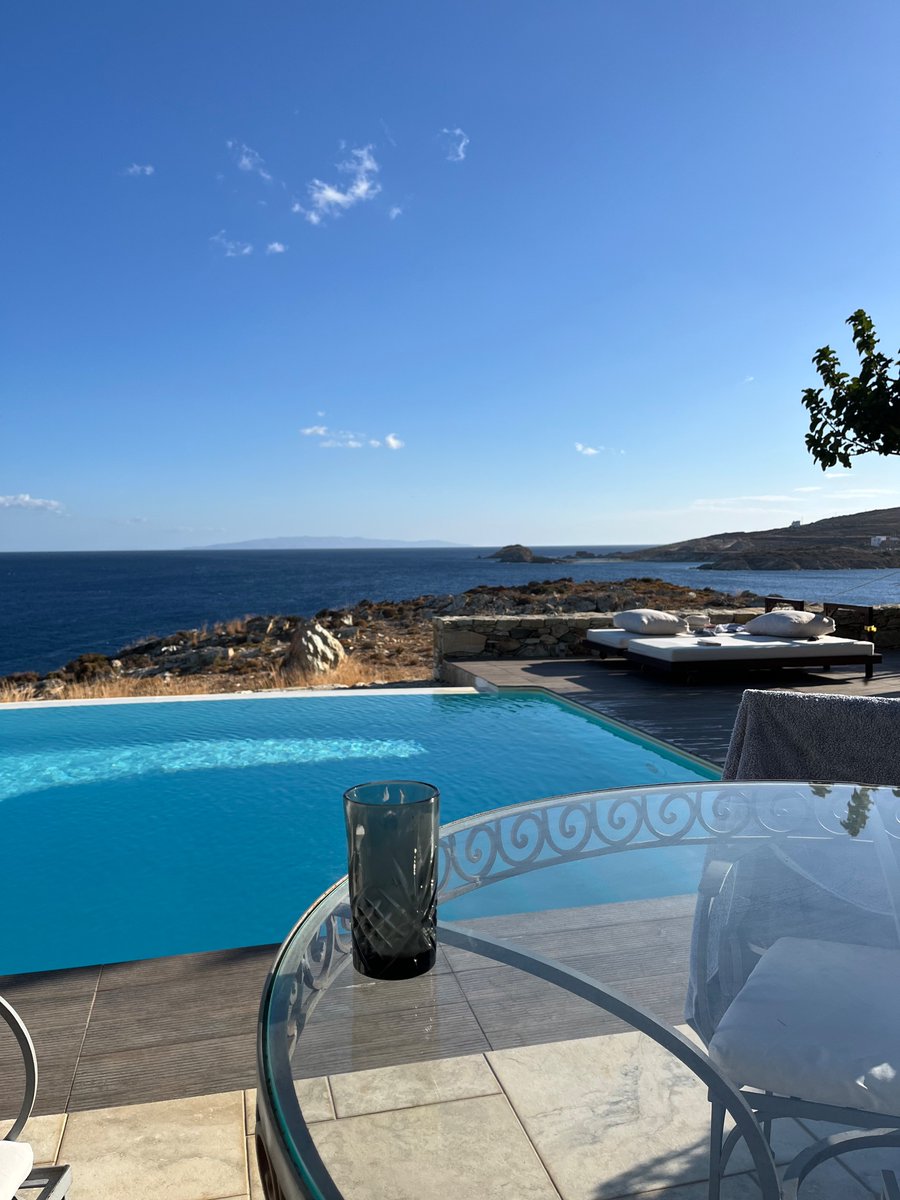 danmac007's tweet image. Come on rob will you read us out if we send you a pic @robstaton