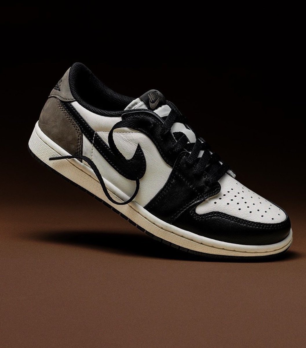 michellesherrr's tweet photo. GotEm!!! Love these Jordan 1 low OG mochas 🖤☕️☕️☕️☕️☕️ https://t.co/xv2NspoMk0