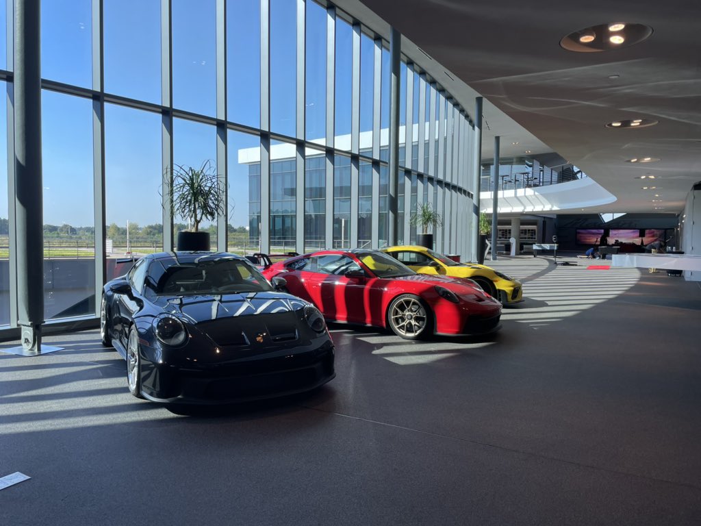 Lash LeRoux tweet media