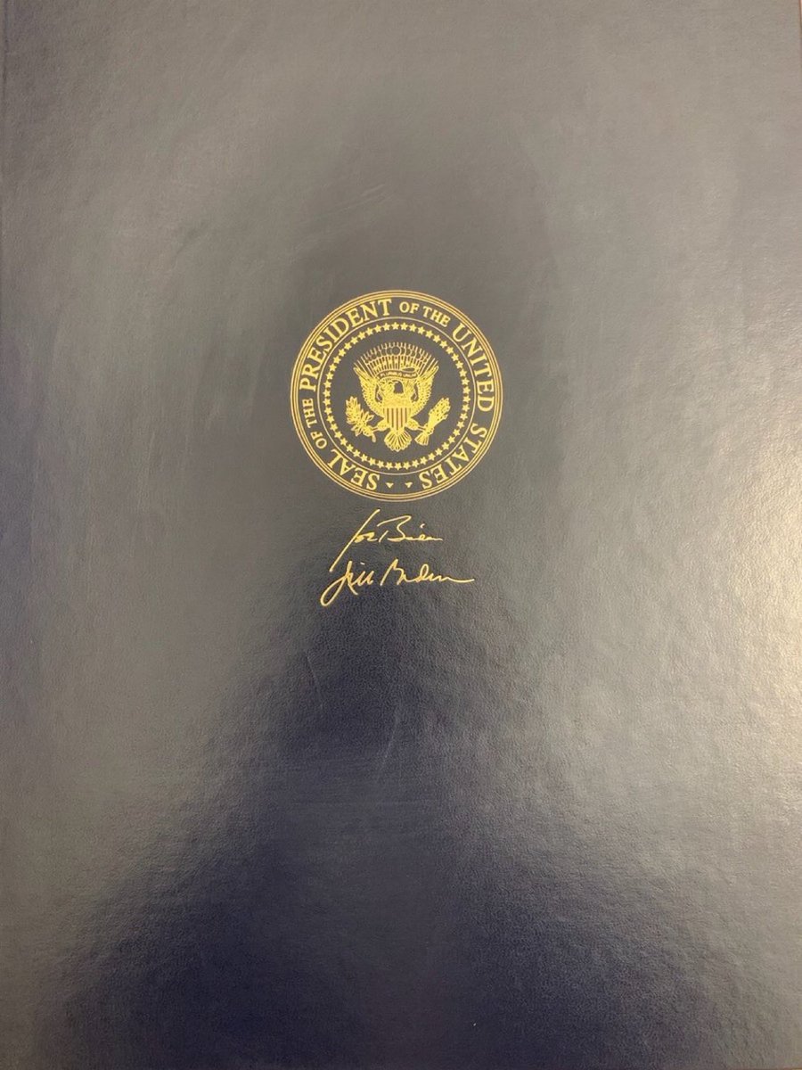 Diane_Jackson7's tweet photo. Look who is signing her name on the Presidential seal ! She even sat in on the last cabinet meeting at the head of the table. 

What has happened to our country when people we never voted for are taking over ? 

Kamala and Jill !? https://t.co/qkJZB40kFi