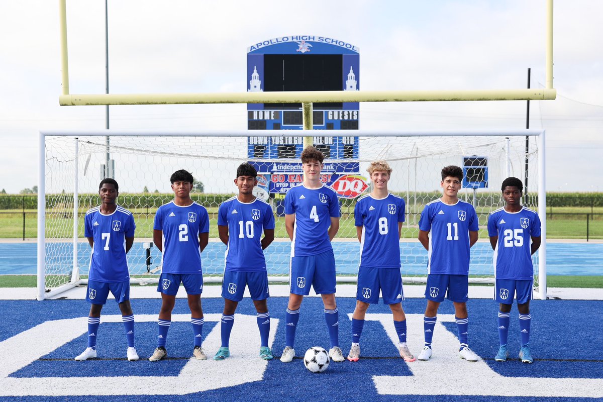 It’s senior night! Your Eagles are in action for their last home game of the season! JV will kick off at 6 with varsity following at 7:30. We will be recognizing our seniors after the JV game is over. #GoEagles