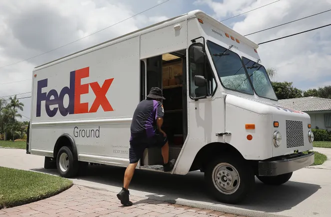 JeffreyLuft's tweet photo. FedEx confident shippers will accept pricier holiday fees https://t.co/cyo7DhyICW https://t.co/pOB0xHZTim