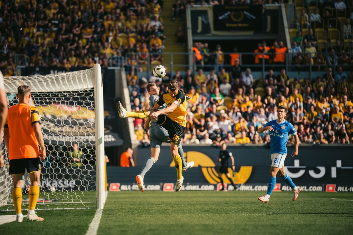 DynamoDresden's tweet photo. Wir haben uns am 6. Spieltag der Saison 2024/25 mit 1:1 (1:0) vom F.C. Hansa Rostock getrennt. Den Treffer für Schwarz-Gelb erzielte beim Zuschauer-Saisonrekord von 31.434 Christoph #Daferner in der 9. Minute. 👉https://t.co/J8xlBjO5MV #SGDFCH #sgd1953 https://t.co/ZQ6o8qdWDC
