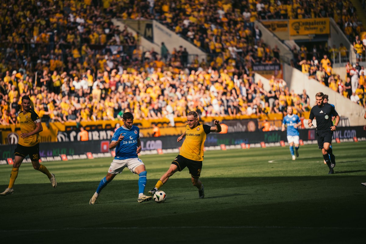 DynamoDresden's tweet photo. Wir haben uns am 6. Spieltag der Saison 2024/25 mit 1:1 (1:0) vom F.C. Hansa Rostock getrennt. Den Treffer für Schwarz-Gelb erzielte beim Zuschauer-Saisonrekord von 31.434 Christoph #Daferner in der 9. Minute. 👉https://t.co/J8xlBjO5MV #SGDFCH #sgd1953 https://t.co/ZQ6o8qdWDC