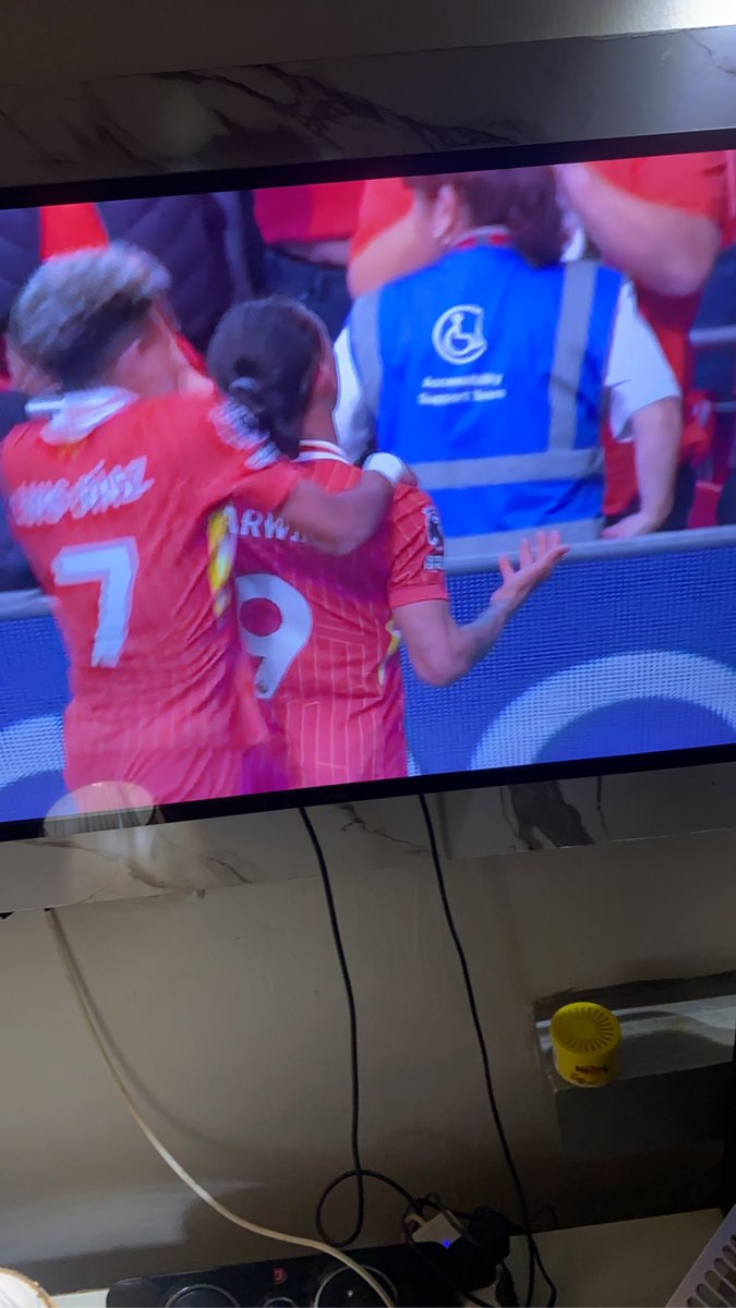 Chelsea_Champi's tweet photo. Liverpool are flying so high with 3 goals in less than 40 minutes 
 
A blunder by Kepa caused the first goal for Southampton 

Luiz dais with a brace backed up by a superb effort from Nunez to make it 3-0

#LIVBOU https://t.co/AltUHEJAmD
