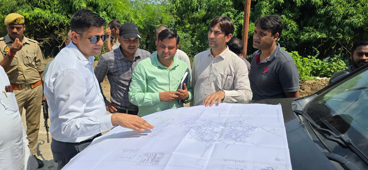 Jhansi_DM's tweet photo. आज समथर नगर पालिका परिषद में अमृत के अन्तर्गत निर्माणाधीन पेयजल योजना का निरीक्षण किया। स्थल पर जाकर डिस्ट्रीब्यूशन पाइपलाइन, ओवर हेड टैंक एवं पंप हाउस आदि के कार्य प्रगति एवं गुणवत्ता को देखा। कार्य में तीव्रता लाकर निर्धारित समय में पूर्ण करने के संबंध में आवश्यक निर्देश दिए। https://t.co/rbyZDOOqSM