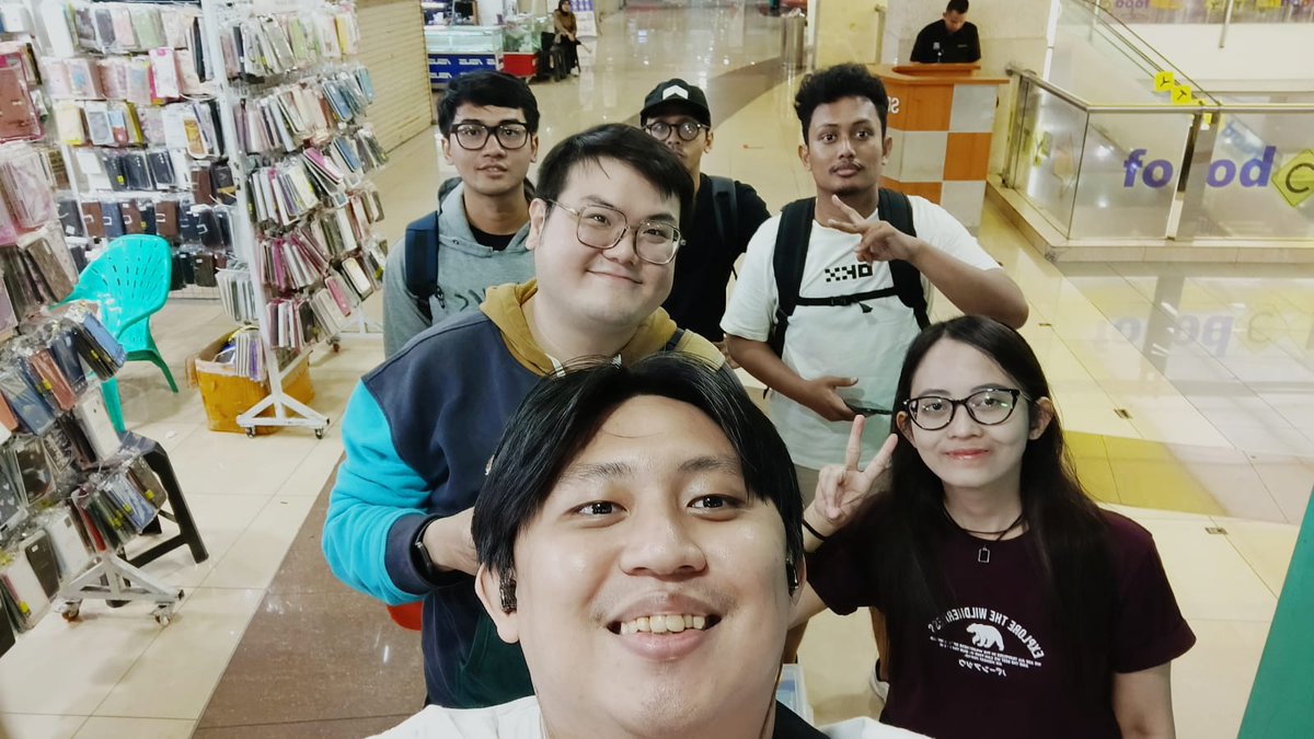 K14ontheTrack's tweet photo. #tamiya #4WD team of Indonesian #web3 community today! 

Team:
@yunepto (@NOMEDS_ID) 
@K14ontheTrack (@SeaChainFest) 
@_kittendreamy (@idnft_) 
@addienfch (@mobee_id) 
@ivan_nomeds (@NOMEDS_ID) https://t.co/Qi6i7t6hEB