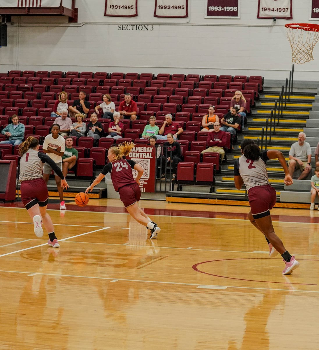 Thanks for coming out to open practice!

#GoGate | #WorkLikeAChampion