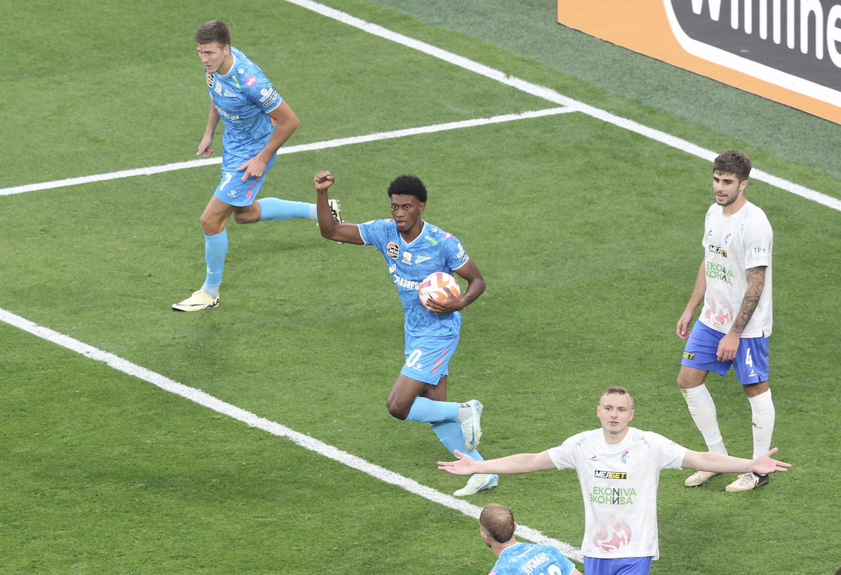 fczenit_en's tweet photo. 51' | GOAL MATEO CASSIERRRAAAA!
#ZenitFakel 1-1 https://t.co/RpU4MZIvtm