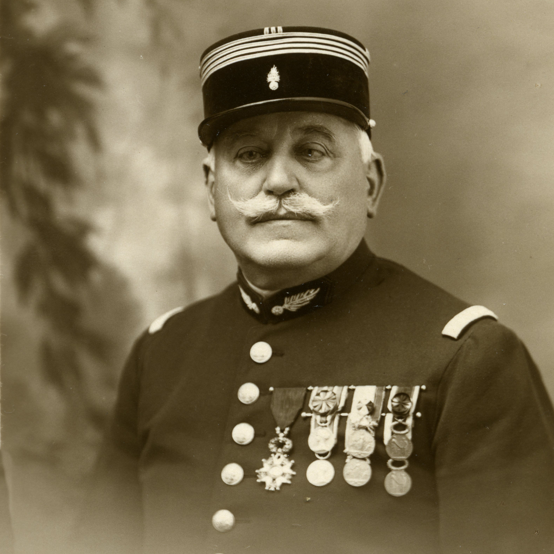 J-5️⃣ : 🎂 🎉 💫 Il y a 100 ans, jour pour jour, le 21 septembre 1924, l’Union Départementale des sapeurs-pompiers du Doubs fut fondée, à l’initiative du Commandant Alphonse Hugenschmitt, chef du Bataillon des sapeurs-pompiers de Besançon.