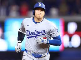 TendenciaCRnews's tweet image. Beisbolista japonés #ShoheiOhtani se convierte en el primer jugador de las Grandes Ligas con 50 #jonrones y 50 #robos en una temporada.

#TendenciaCR