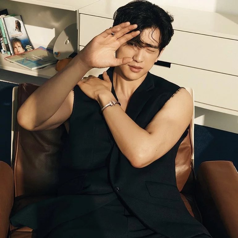 Happy 30th birthday to JINYOUNG of GOT7!