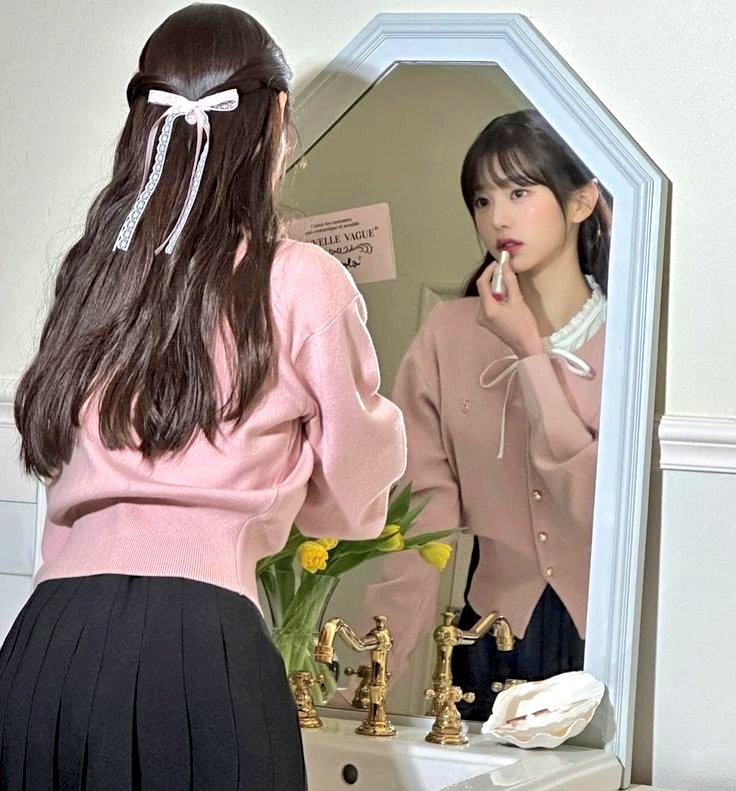 studywithshi's tweet photo. hello, i’m shi! new to #studytwt #lifetwt and i am looking for moots 💌

⌗ she/her, march aries, '02, filo
⌗ bsa college student - 2nd year.ᐟ
⌗ loves: cats, books, music, movies
⌗ stan: aespa, ive, newjeans, rv

♡/↻ to be moots/spread ! https://t.co/2HQCDcSksy