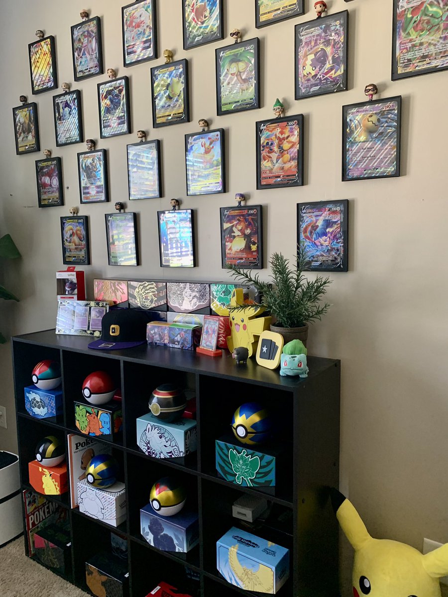 pkmndotgg's tweet image. You can display your jumbo cards to elevate your Pokémon area!