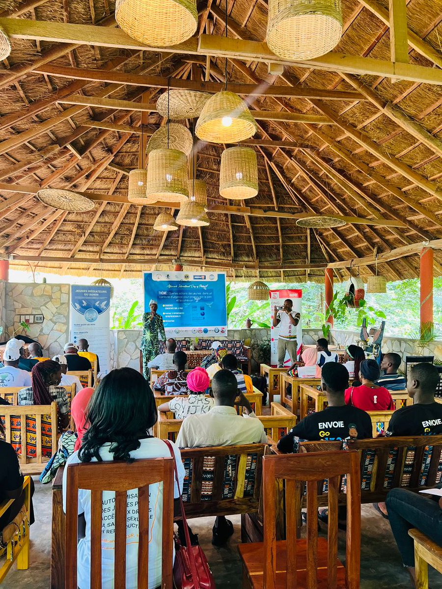 HoracioZanvo's tweet photo. Heureux d'avoir pris part à la célébration de la #JourneedelaPaix 🕊️ à #Natitingou. J'ai partagé l'engagement de l'@unfpabenin en faveur de l'autonomisation des jeunes, l'Agenda #JeunessePaixSécurité et la contribution cruciale des jeunes dans la promotion de la cohésion sociale. https://t.co/cF2kzjQ9xQ