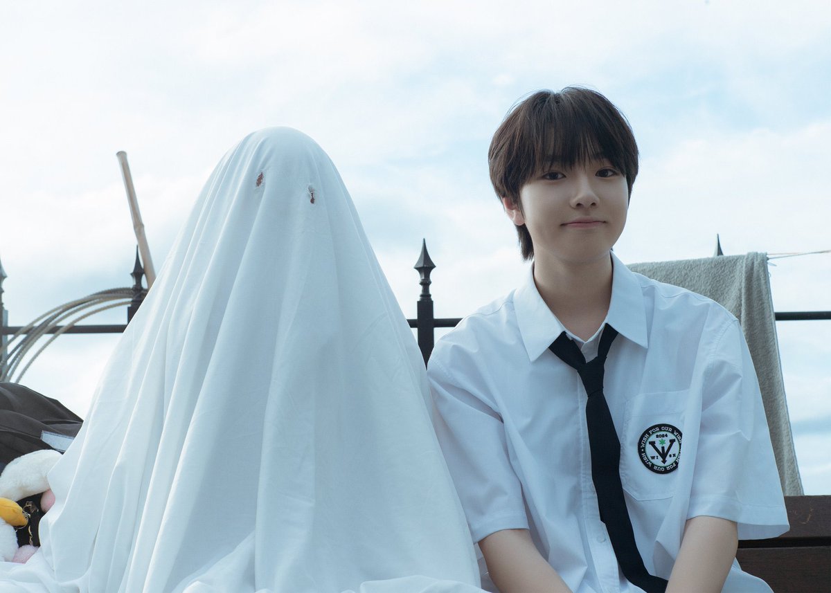 위시 티저 사진 보는데 영화 고스트 스토리 생각남 사진 분위기더그렇고 ...