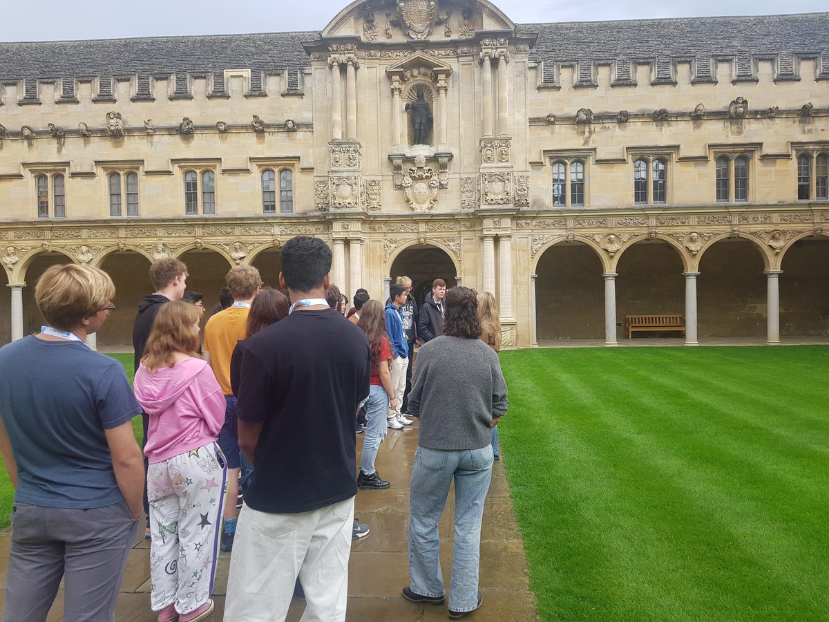 The BPhO (@thebpho) on Twitter photo We're excited to run a Physics Masterclass for Y12 students this weekend in collaboration with <a href="/OxfordPhysics/">Department of Physics at University of Oxford</a>. Packed with problem-solving and practicals! Big thanks to our host <a href="/StJohnsOx/">St John's College</a> and sponsor <a href="/GRESEARCHjobs/">G-Research Careers</a> for making it possible! We're excited to run a Physics Masterclass for Y12 students this weekend in collaboration with <a href="/OxfordPhysics/">Department of Physics at University of Oxford</a>. Packed with problem-solving and practicals! Big thanks to our host <a href="/StJohnsOx/">St John's College</a> and sponsor <a href="/GRESEARCHjobs/">G-Research Careers</a> for making it possible!