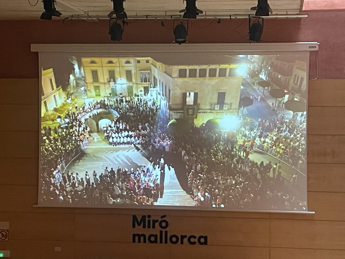 SolerCatalina's tweet image. Un orgull que dins els actes de la nit de l’art de @ajuntpalma @AjFelanitx hi sigui present, gràcies al comissari Sebastià Mascaró #orgullfelanitxer @fundaciomiro