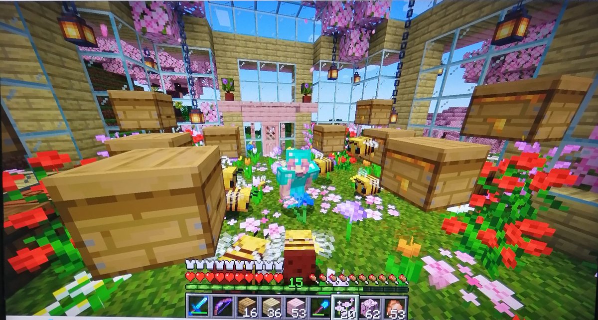 seabunny_7's tweet image. #CSMP
Aquí esta mi apiario terminado! Me gustó como quedo, y combina con mi casita, tuve suerte de encontrar abejas cerca a mis terrenos 🐝🌼