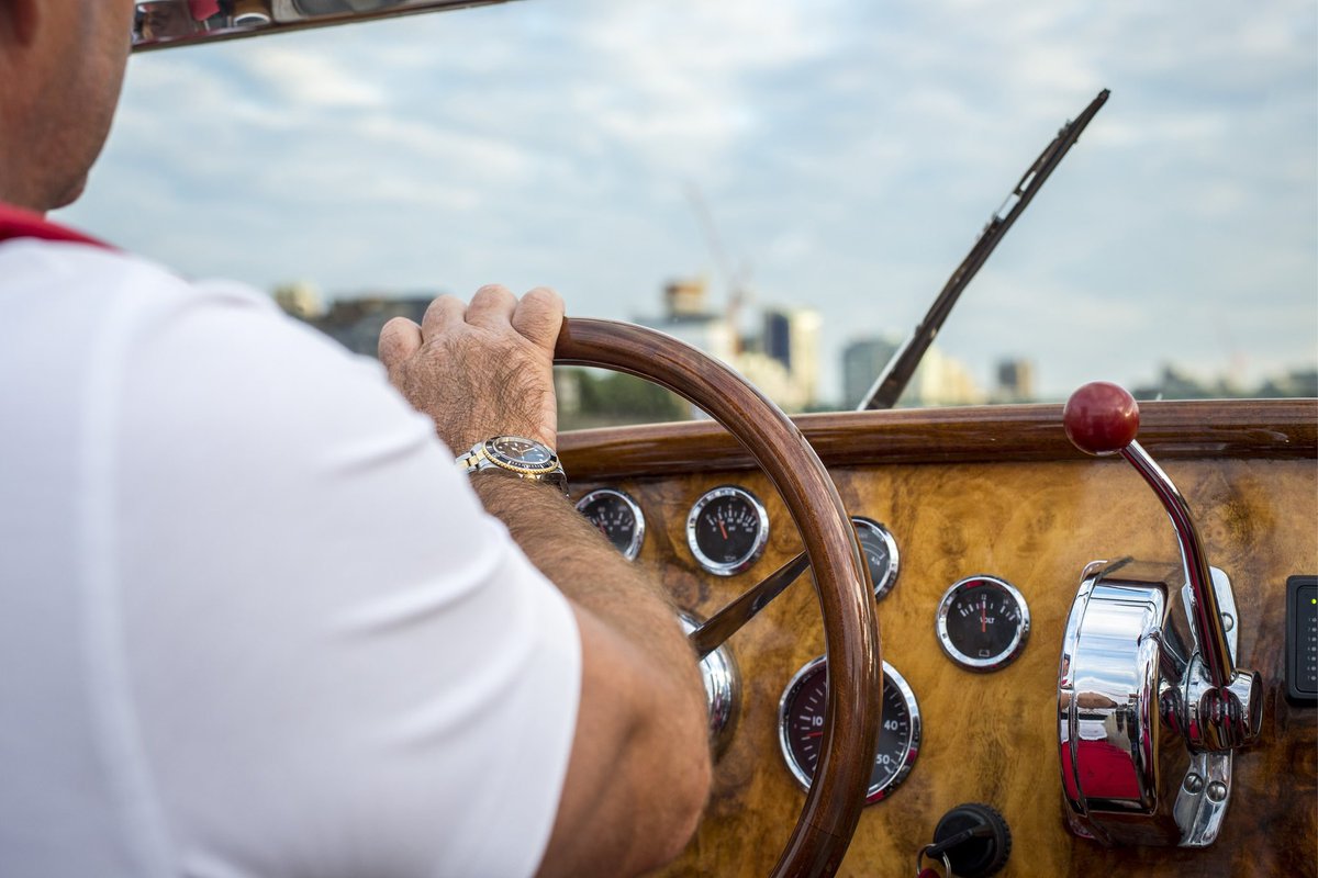 Thames Limo tweet media