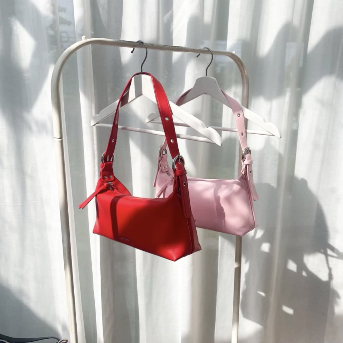 ✨กระเป๋าสะพายข้าง Kappa สวยมาก หนั่งนิ่ม สายปรับได้ มีให้เลือกตั้ง 10 สี จุของได้เยอะด้วย😍

📍s.shopee.co.th/4VKBobMpL1

#ใช้ดีบอกต่อ #สกินแคร์ #ช้อปปี้ป้ายยา #ป้ายยา #เสื้อผ้า #แฟชั่นผู้หญิง #รีวิวบิวตี้ #ป้ายยาแอพส้ม #เมืองลับแลEP07 #ตันFightตันConcert2 #ตันFightตันx4EVE