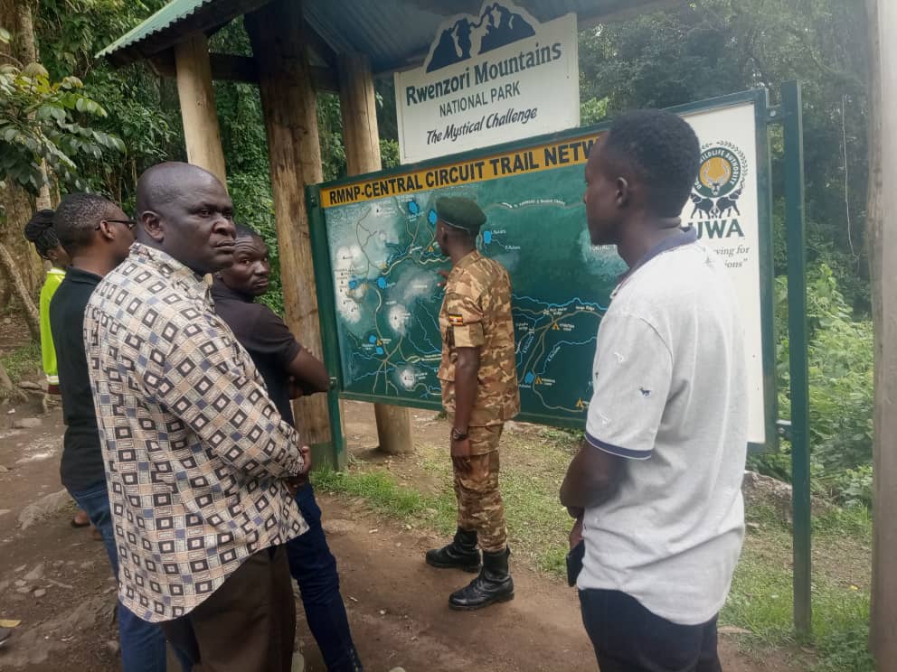 AnoldNgabirano's tweet photo. Learning, connecting, and taking action on climate change at the heart of Rwenzori Mountain National Park with youth from Uganda and Kenya. 🌍❄️ #ConservationCamp #YouthForClimateAction #RwenzoriMountainNP #ClimateChangeMatters #ExploreRwenzori https://t.co/OavgjeA5OW