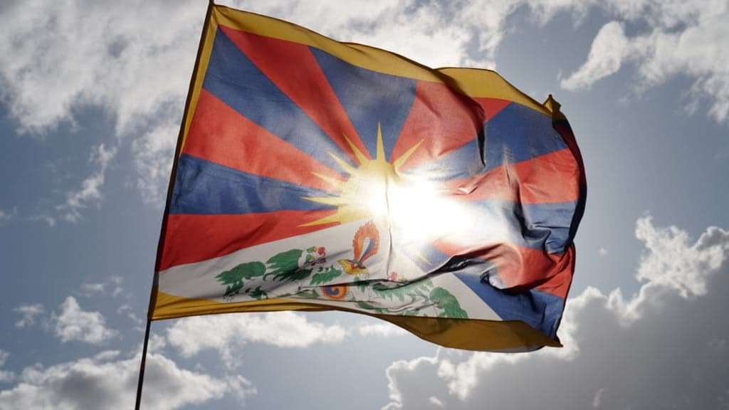 TibetReliefFund's tweet photo. Find out the meaning of the Tibet flag.

Includes a downloadable explainer!

Buy a Tibet flag today here:
https://t.co/Z0cbWfDdGf

#Tibet #Culture #FlagsOfTheWorld https://t.co/Jk9tZvbDuA https://t.co/9aVlkht6oz