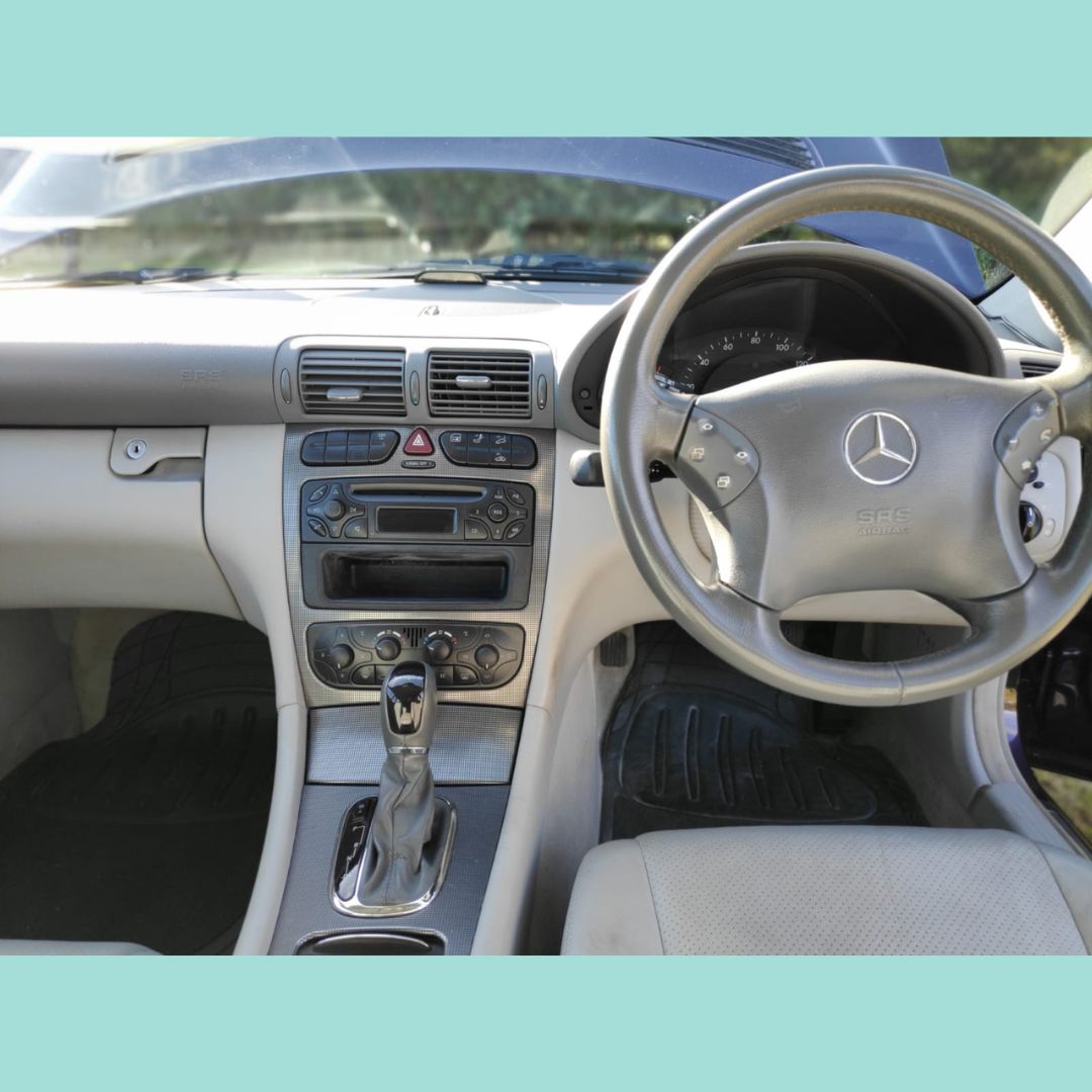 EvokeClassics's tweet photo. LIVE AT AUCTION
2002 Mercedes Benz C200 Kompressor
https://t.co/h9sjxiCVvg
• Avantgarde trim
• Only 2 previous owners
• Owned for around 17 years by our vendor’s father
• Stamped service book
• MOT'd to July 2025
• Private plate staying with the car
#MercedesC200 https://t.co/tXmAOpXDbY