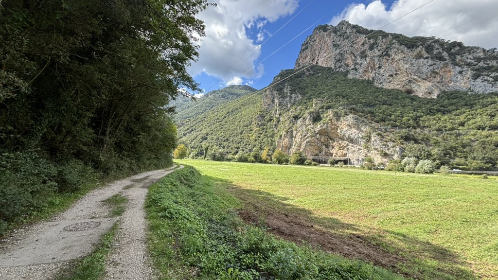 AntonelloMorell's tweet photo. Spoleto  - Terni 57 km in bicicletta dalla ferrovia dismessa alla greenway della Valnerina passando per paesaggi meravigliosi e viste mozzafiato! https://t.co/dzP3ui4aTq