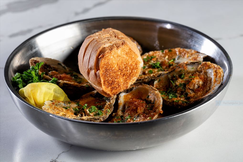 comeseesoflo's tweet photo. No shucking required: Oyster Rush debuts at Corvina Seafood Grill https://t.co/2K4b0RAxGU https://t.co/KEYpy3VLlI