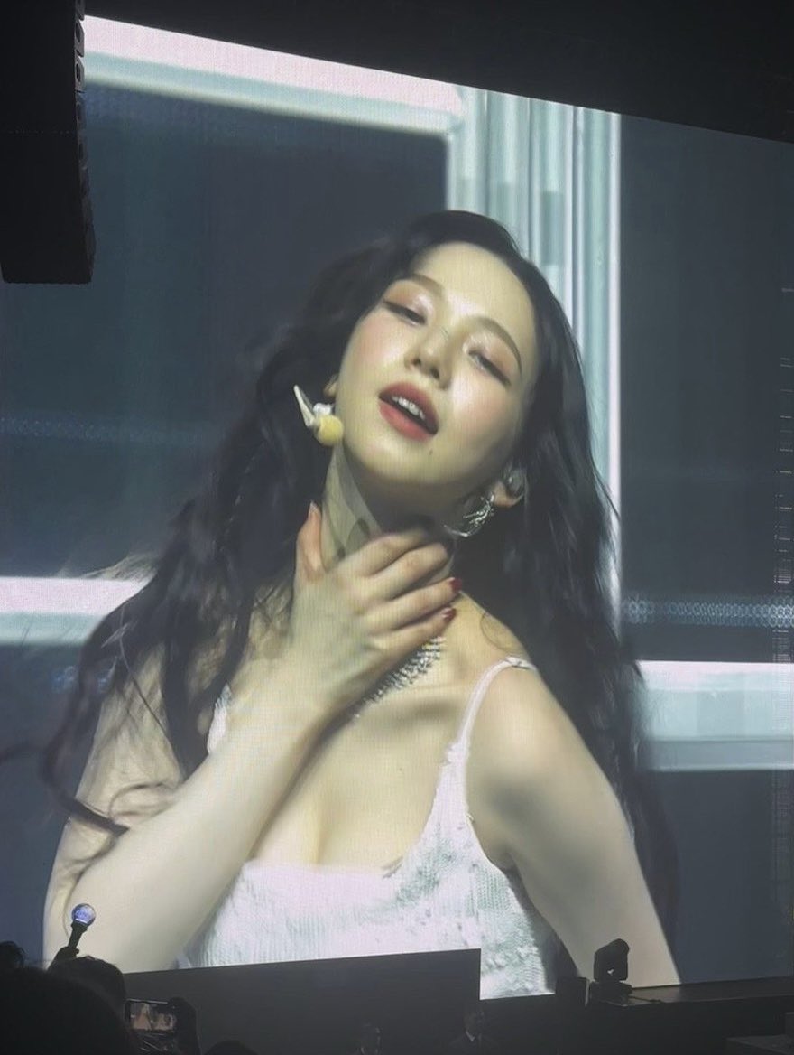 THE WAY I GASPED…KARINA WTF