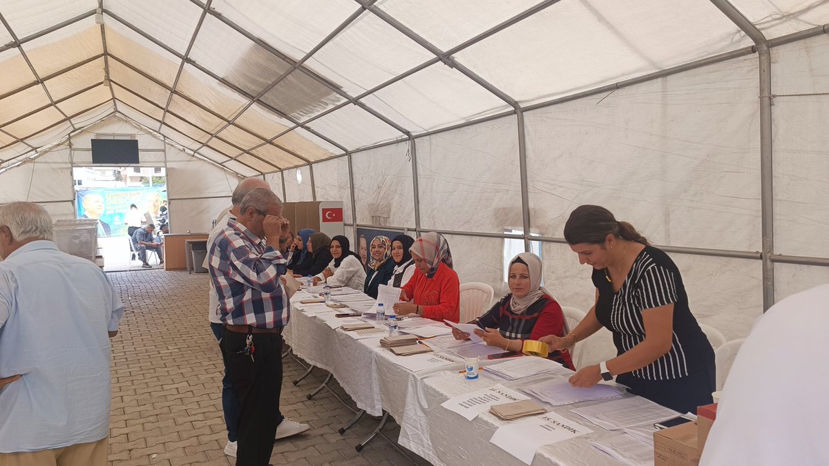 Ak parti Antakya ilçe başkanlığı 
4.olağan kongre öncesi delege seçimi gerçekleştirildi.Ak parti teşkilatımıza hayırlı olsun.