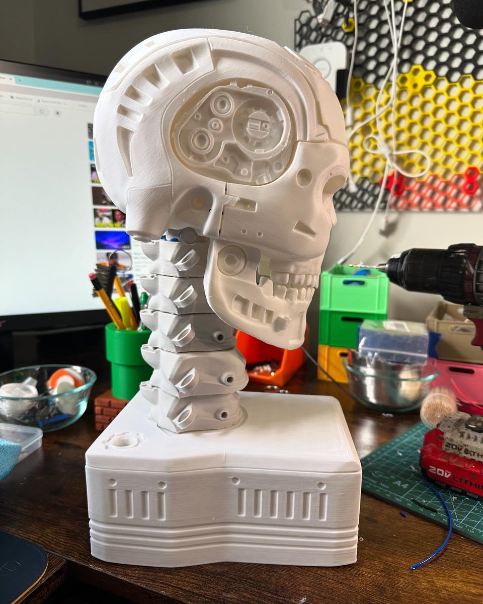 tomshepp's tweet image. Finally started T-800 project. LEDs for the eyes and face tracking. It uses motors, a raspberry pi and an Arduino board. 2 models: 1 for practice and other for final make. This is the practice model. #terminator #t800 #arduinoproject #raspberrypi #3dprinting