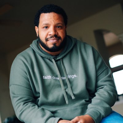 hiramroche's tweet photo. #NewProfilePic https://t.co/XcS9w4cWbh