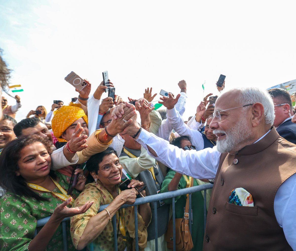 narendramodi's tweet photo. An energetic welcome in Philadelphia! Our diaspora’s blessings are greatly cherished. https://t.co/vwIc9dB2yv