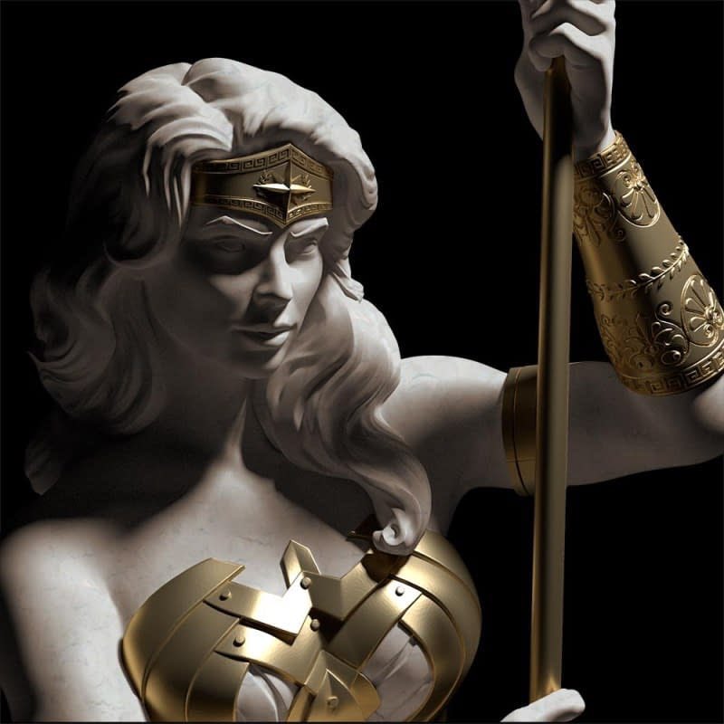 رغم أن مدينة أثينا اشتهرت بكونها حاضنة المبدعين والمفكرين اليونانيين وموطن العصر الذهبي للحضارة اليونانية، إلا أن مكانة المرأة كانت أقل من تلك التي في اسبرطة. حظت المرأة في اسبرطة بتنشئة بدنية وتعليمية أعلى، فضلا عن تمتعها بامتيازات حقوقية كالورث والملكية بينما تفتقرها في أثينا.