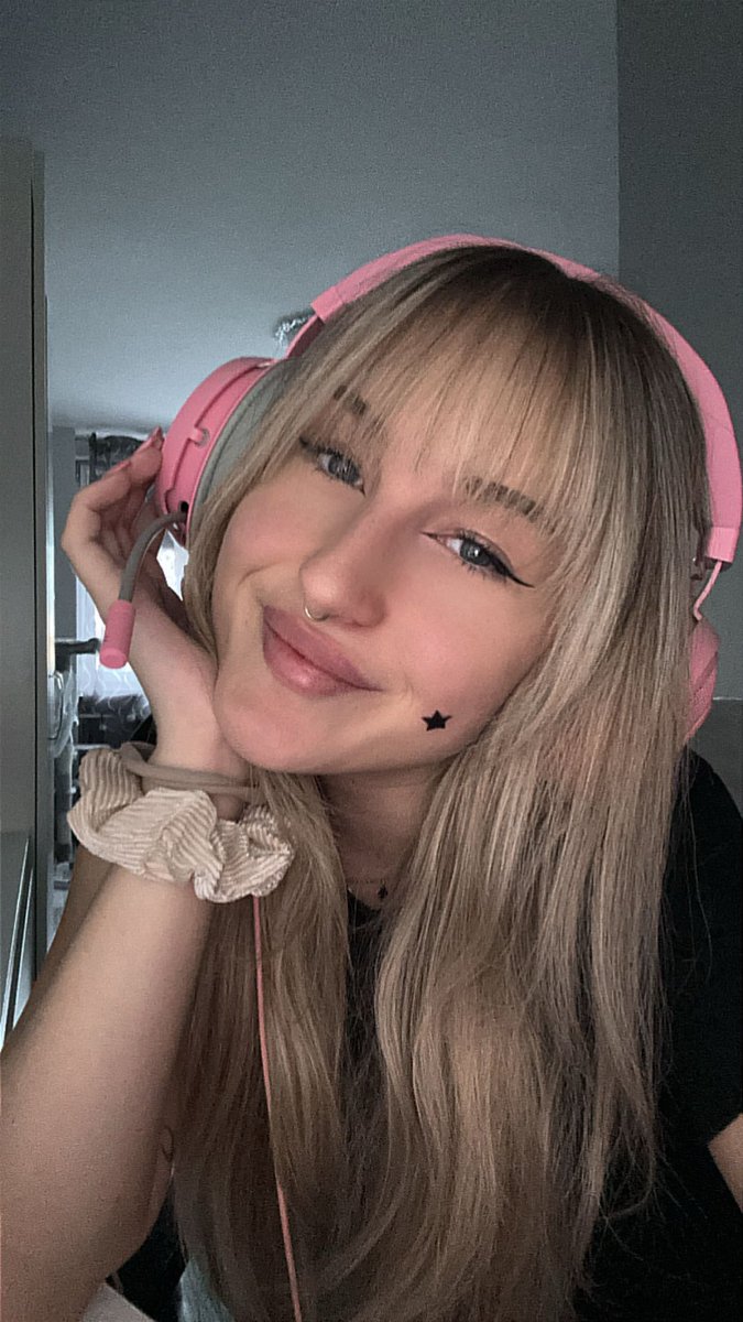 O godzinie 18 będę komentować kwale Soul’s heart z T-esports Championship. Zapraszam serdecznie! ❤️ 
twitch.tv/wkruczek
