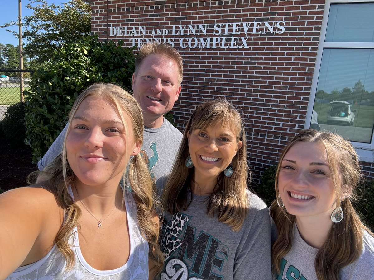 Great morning to watch CCU tennis and see Brooke R get the WIN! 👌🏼🎾👌🏼 #chants #CCU #chantsup #sc #prestwick