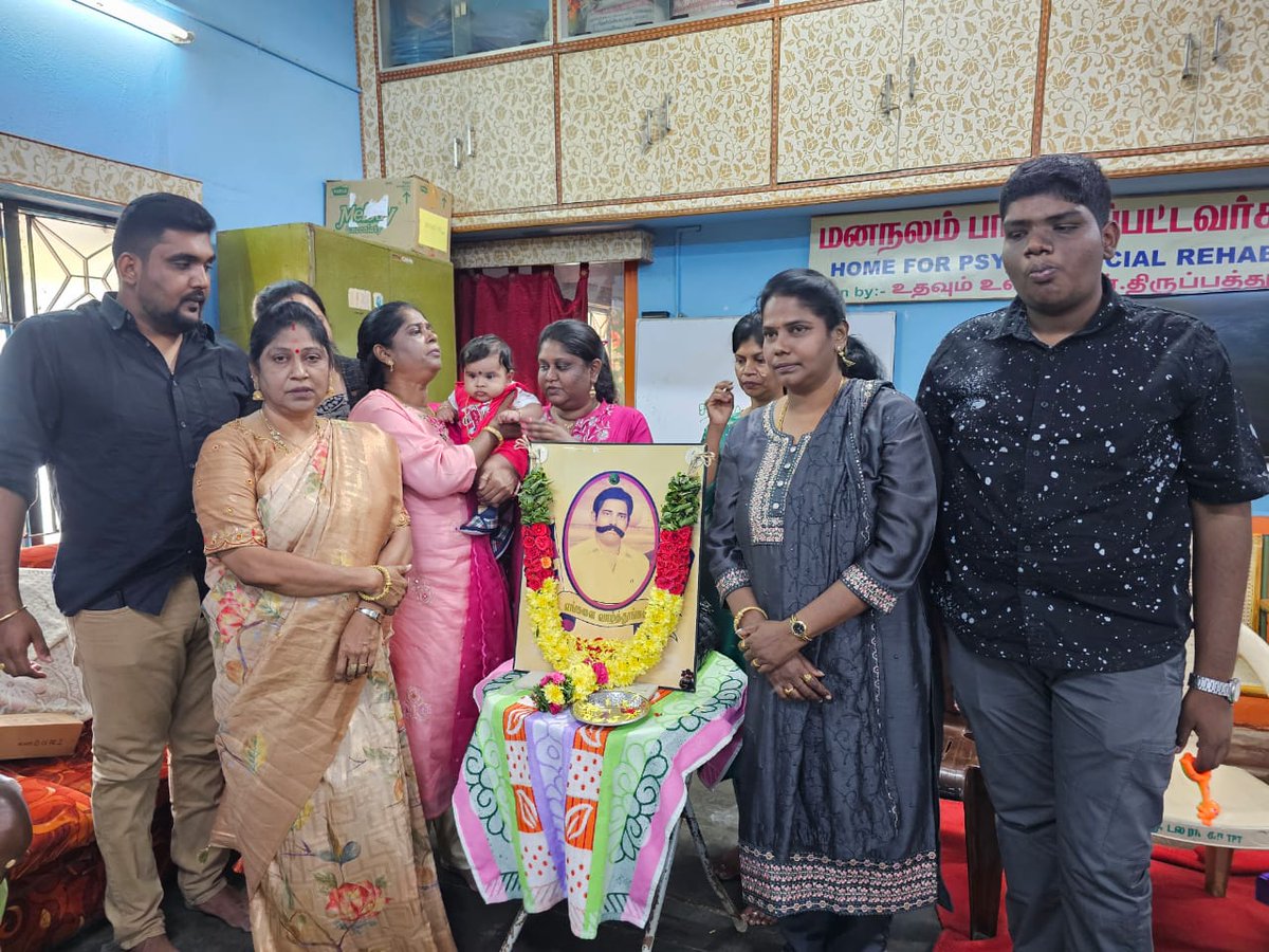 HariNat03146007's tweet photo. திருப்பத்தூர் தொகுதி முன்னாள் சட்டமன்ற உறுப்பினர் திரு கோ. சண்முகம் அவர்களின் 23 ஆம் நினைவு தினத்தை முன்னிட்டு அவரது நினைவிடத்தில் அஞ்சலி செலுத்தி உதவும் உள்ளங்கள் காப்பகத்தில் மதிய உணவு வழங்கினோம் https://t.co/bolyD1uCG8