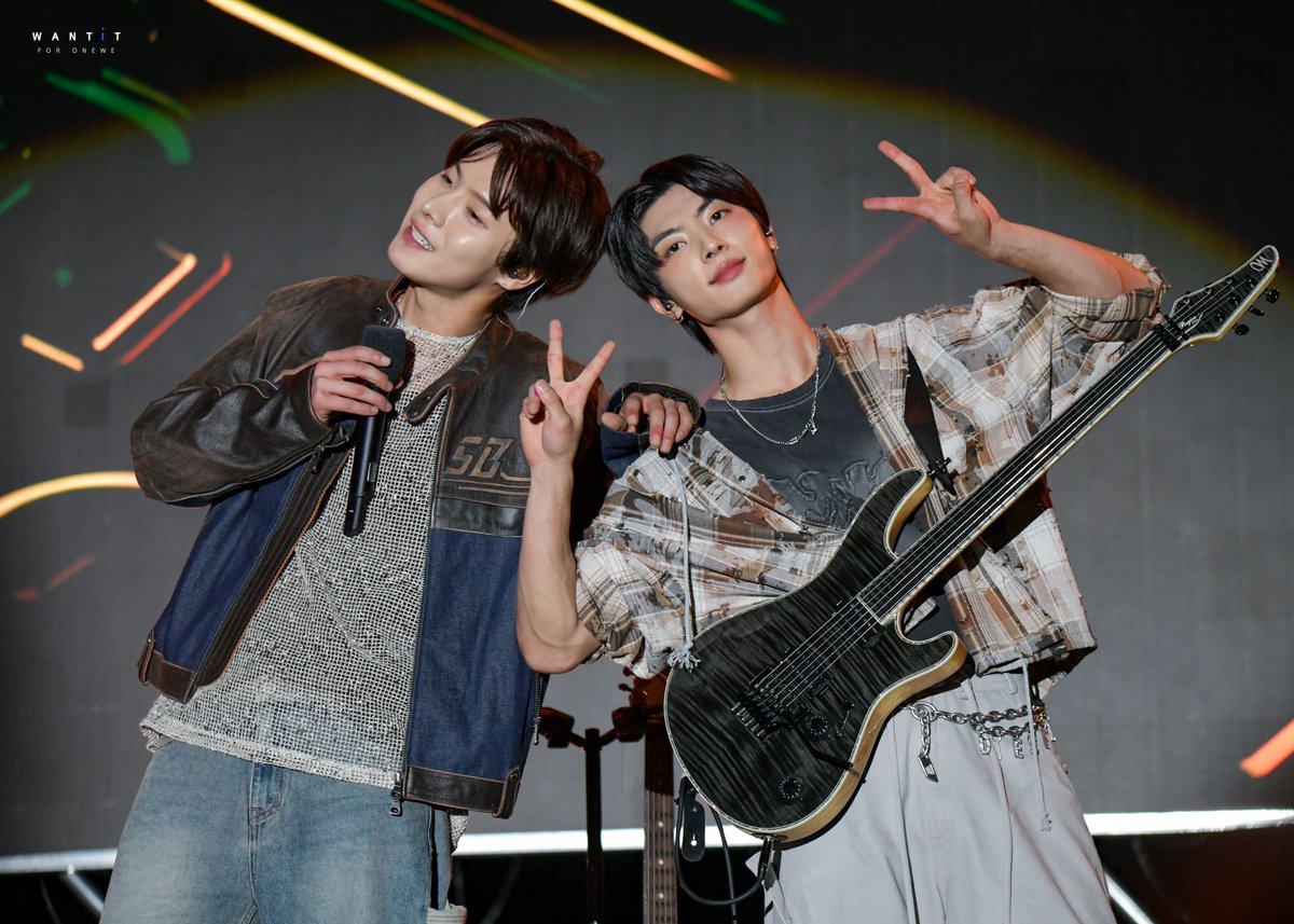 wantit_onewe's tweet photo. 240921 Me+Youth Festival
#강현 #동명 #용훈 #원위 #ONEWE https://t.co/fesnnS2cb6