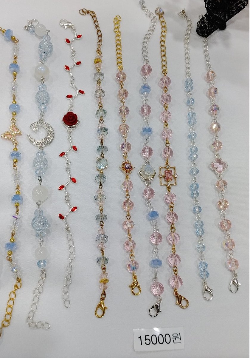 [RT추첨 한분 만원 팔찌]
27회 디페(토) F3 부스 팔찌(일부) 통신판매 폼

기간 : ~10월 15일까지
가격 : 10000~15000원
폼 주소 1 : witchform.com/deposit_form.p…
폼 주소 2 : witchform.com/deposit_form.p…

종류가 많아 폼을 나누게 되었습니다. 합배송 가능하며 개별수량이 한개씩입니다.