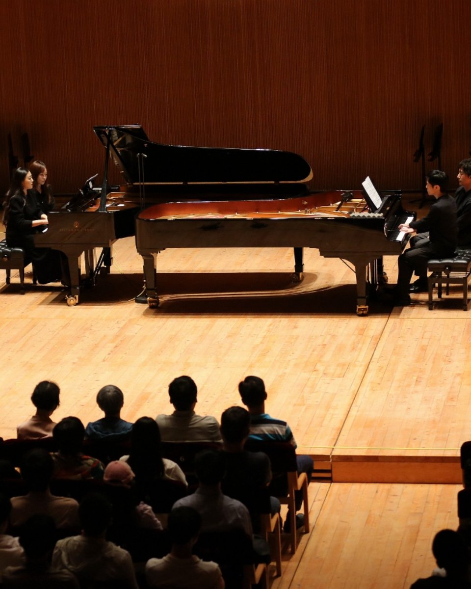 The same programme 100+ years later! 😲

Wednesday's Rush Hour Concert featured a stunning performance of Schumann's Piano Quintet, a piece also performed at a concert in 1920! 🎶

📸 Leilei Cai