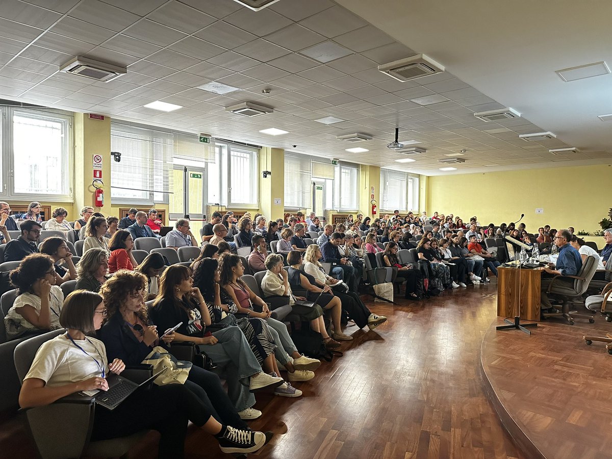 Participants of the #ECCOXLII meeting during Antonino Pollio’s lecture on the diversity of microalgae in low pH environments.