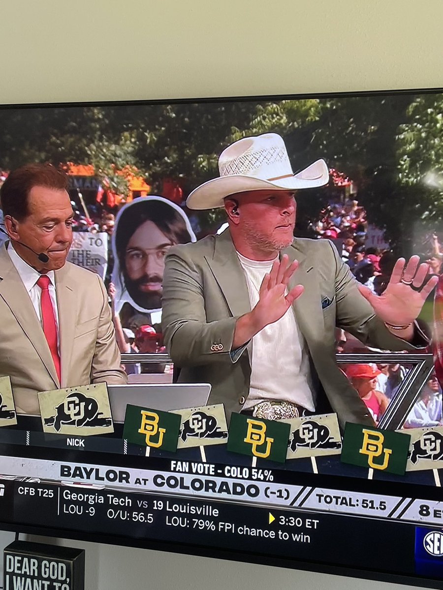 CarterEdmondson's tweet photo. @MattWalshBlog cutouts on #collegegameday is amazing. 🤣 https://t.co/Rv3dzlmrto