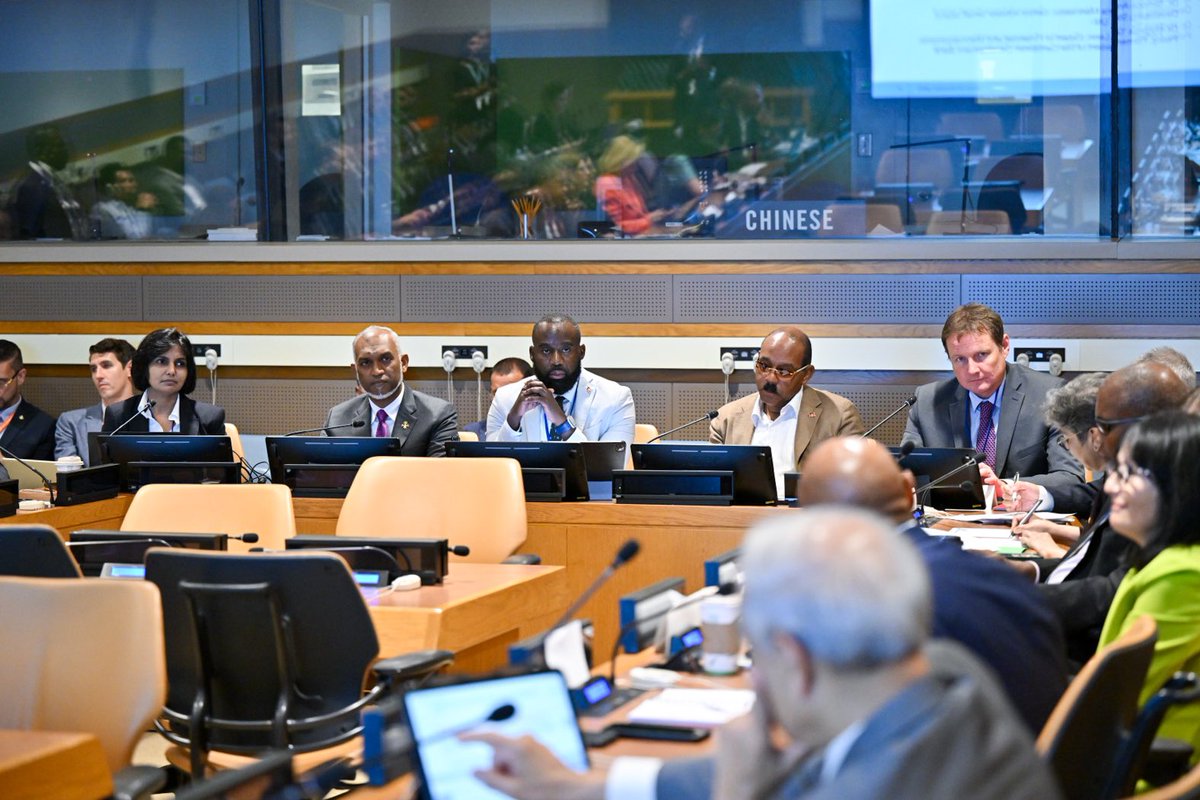 presidencymv's tweet photo. President H.E. Dr. @MMuizzu attends the side event co-hosted by Antigua and Barbuda and the Maldives, titled "Summit of the Future Action Days – Building Resilient Futures: The SIDS Debt Sustainability Support Service."

As co-chair of the event, the President will deliver his first statement during his visit to New York for the #UNGA79 session.

#MaldivesAtUNGA79 
#UNGA79