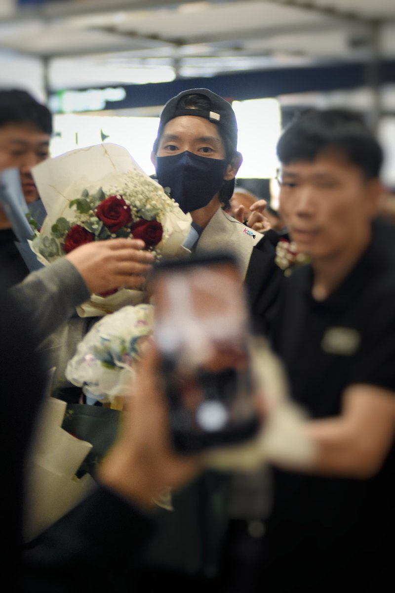 MyKpopHuntress's tweet photo. Yang mana satu bunga niiiii 😘💐

#이준기 #LEEJOONGI #JOONGISDAY_FESTIVAL #LEEJOONGIinKL #LEEJOONGIinMY #LEEJOONGIinKL #JOONGISDAY_FESTIVALinKL https://t.co/oNOcFlF0Pr