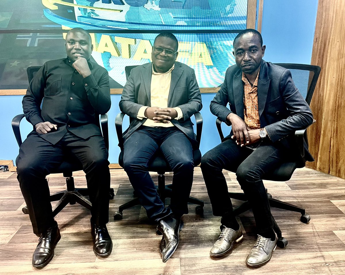 Duru za Kimataifa kupitia <a href="/TBConlineTZ/">TBC DIGITAL</a> 
Asanteni waungwana <a href="/thomasjkibwana/">Thomas J. Kibwana</a> <a href="/kwanzajamii/">Maggid Mjengwa</a> .
Leo tumeangazia siku ya amani duniani. Unaweza kutazama kipindi kupitia kiunganishi 

👇🏿👇🏿👇🏿👇🏿

youtube.com/live/GTgxEpW6k…