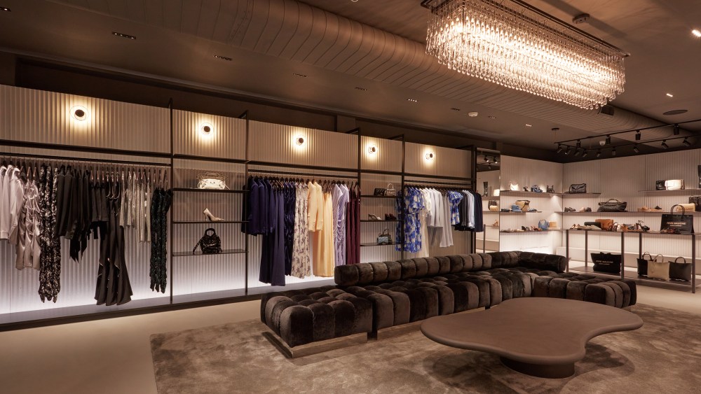 suzannecru's tweet photo. The Elyse Walker Experience: How She Designs and Adapts Her Stores in the Challenging Retail Landscape https://t.co/1hQ4Nqschc https://t.co/ru8ckaavi8
