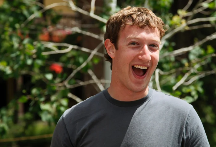 diego_ia85's tweet photo. Mark Zuckerberg odia la ropa.

Lleva la misma camiseta gris todos los días.

Todo el mundo tiene que entender el principio de la camiseta gris y por qué funciona: 🧵 https://t.co/8Omp5GLbgk