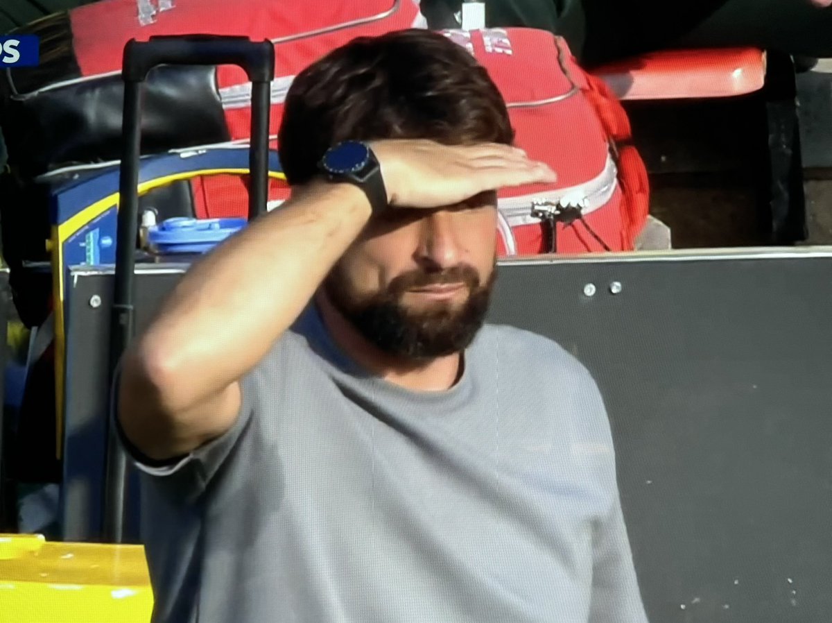 SiBennett01's tweet image. Russell Martin looking for three points, but seeing a P45  #saints #SOUIPS #SFC #itfc